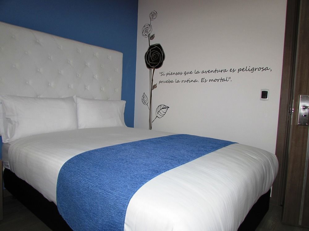 Aw Hotel Plaza Miranda Bogotá Extérieur photo
